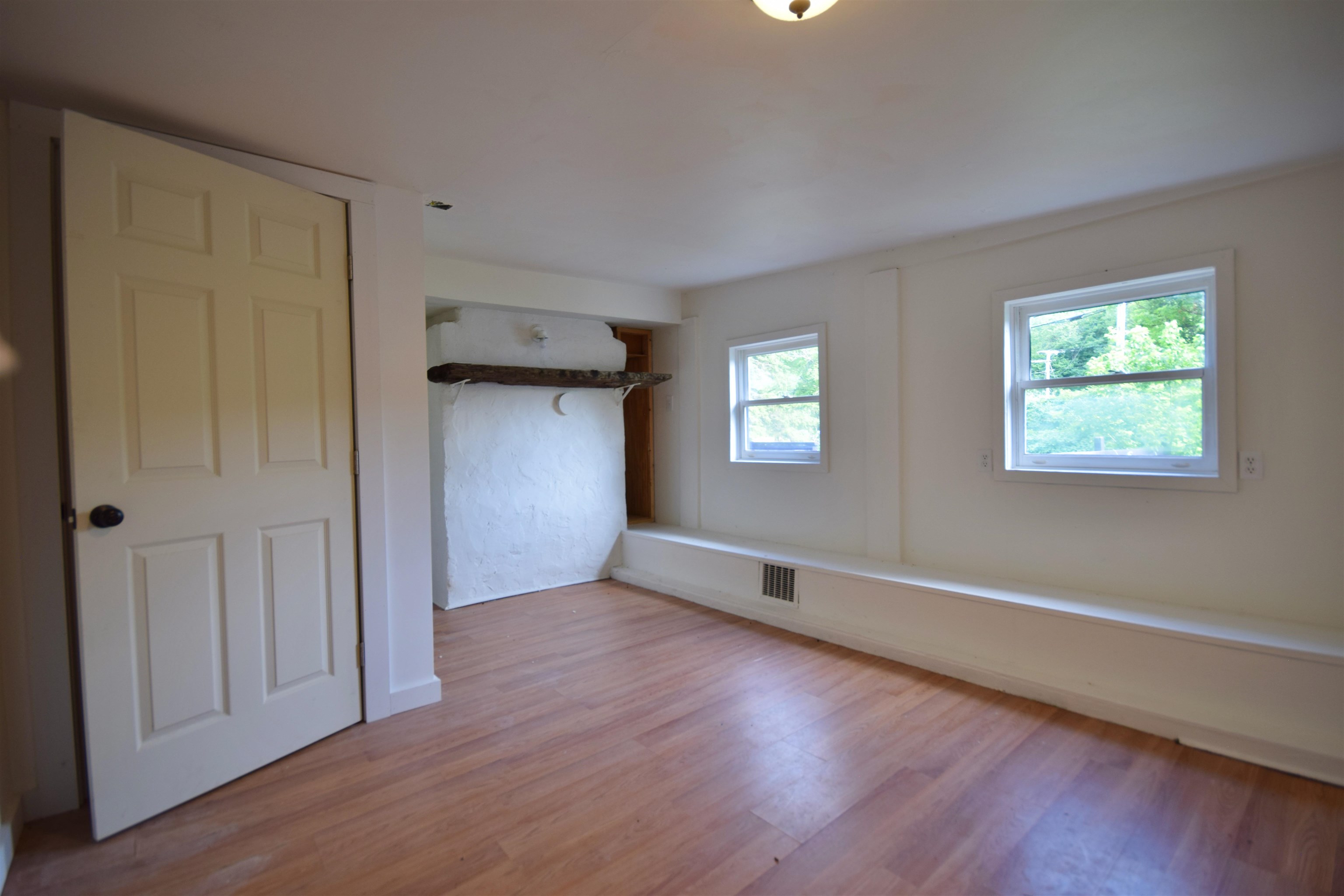 193 Highway 15 Johnson, VT 05656 - Photo 7 of 16