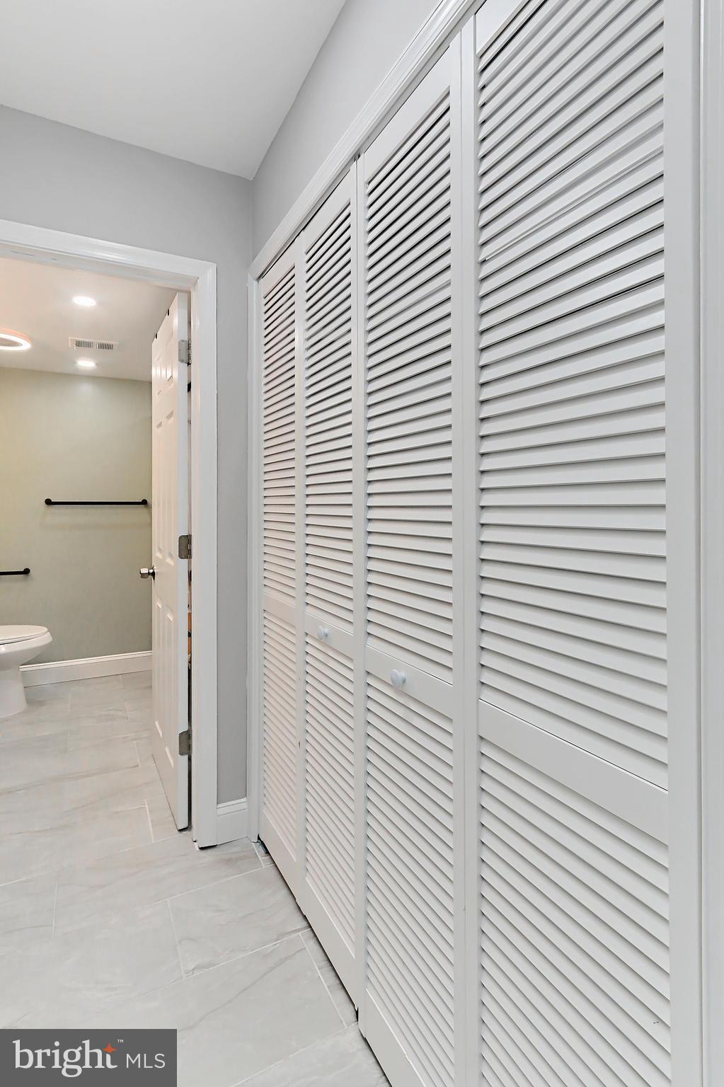8318 K Kingsgate Road, Unit 545 Springfield, VA 22152 - Photo 17 of 56 Generous closet space