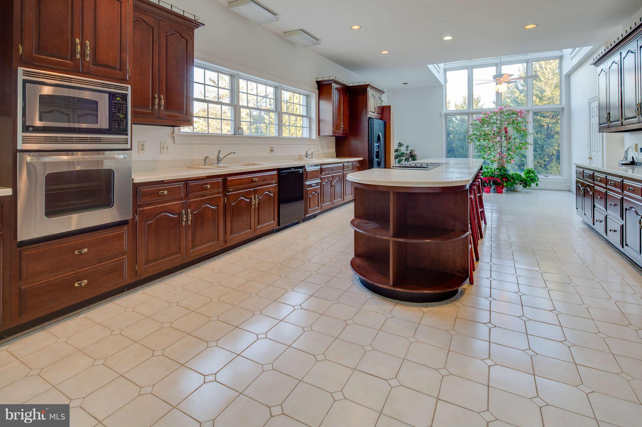 10926 Brent Road Potomac, MD 20854 - Photo 10 of 14 Kitchen
