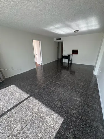 $1,600 | 15600 Northwest 7th Avenue, Unit 215, Miami, FL 33169