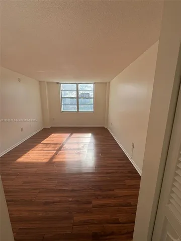 $1,600 | 15600 Northwest 7th Avenue, Unit 215, Miami, FL 33169