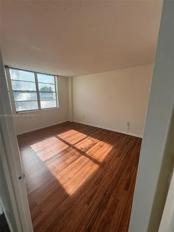 $1,600 | 15600 Northwest 7th Avenue, Unit 215, Miami, FL 33169