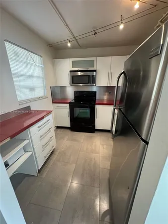 $1,600 | 15600 Northwest 7th Avenue, Unit 215, Miami, FL 33169