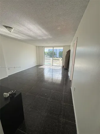 $1,600 | 15600 Northwest 7th Avenue, Unit 215, Miami, FL 33169