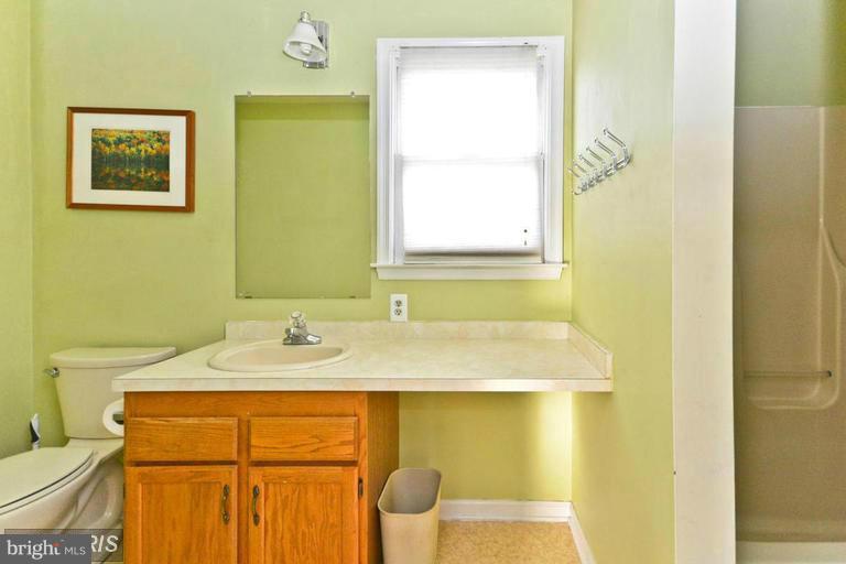 6603 Hemlock Point Road New Market, MD 21774 - Photo 3 of 30 Bath