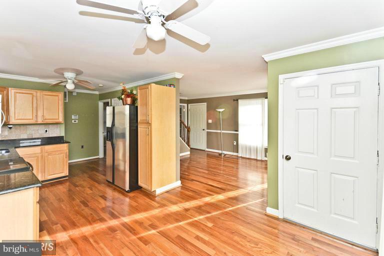 6603 Hemlock Point Road New Market, MD 21774 - Photo 23 of 30 Kitchen