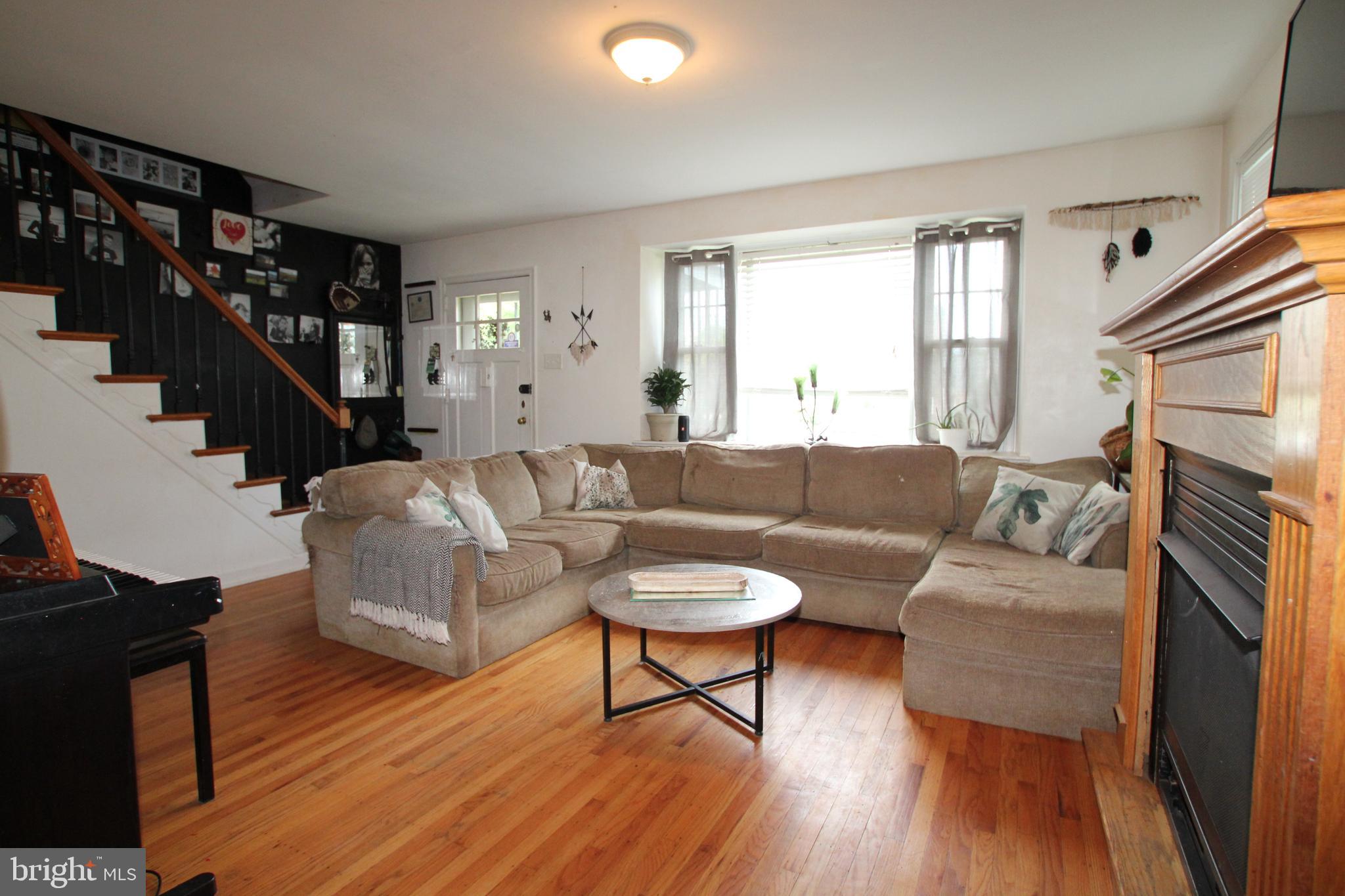 7352 Ryers Avenue Philadelphia, PA 19111 - Photo 3 of 21 Gallery Image 3