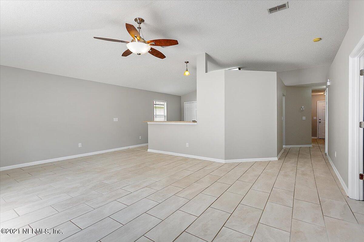 96373 Commodore Point Drive Yulee, FL 32097 - Photo 4 of 17 Living Room