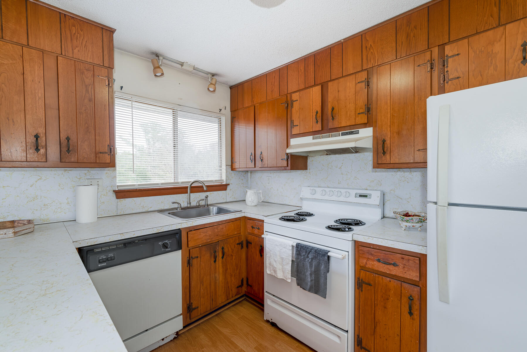7 Susan Road, Unit 7W Buzzards Bay, MA 02532 - Photo 7 of 36 7 Susan Rd-17