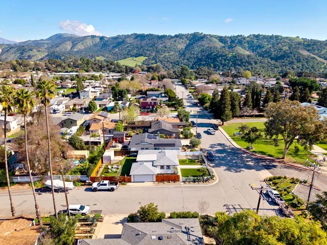 $795,000 | 385 Sunset Avenue, Oak View, CA 93022