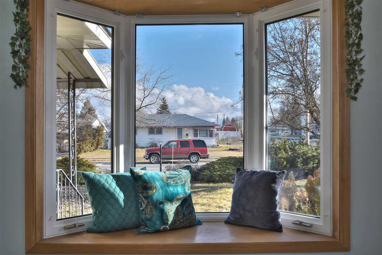 5903 North Ridgeview Place Spokane, WA 99205 - Photo 5 of 20 Gallery Image 5