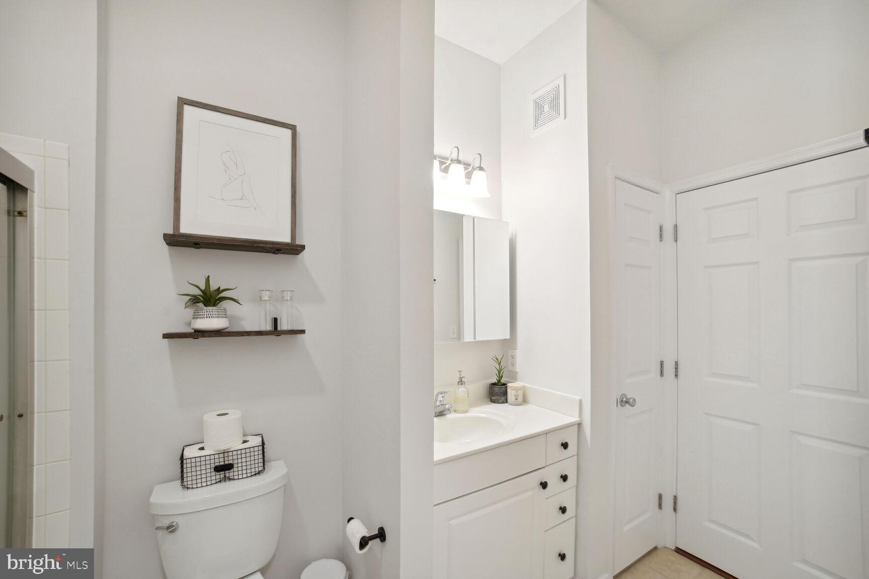 7 Booth Street, Unit 107 Gaithersburg, MD 20878 - Photo 13 of 41