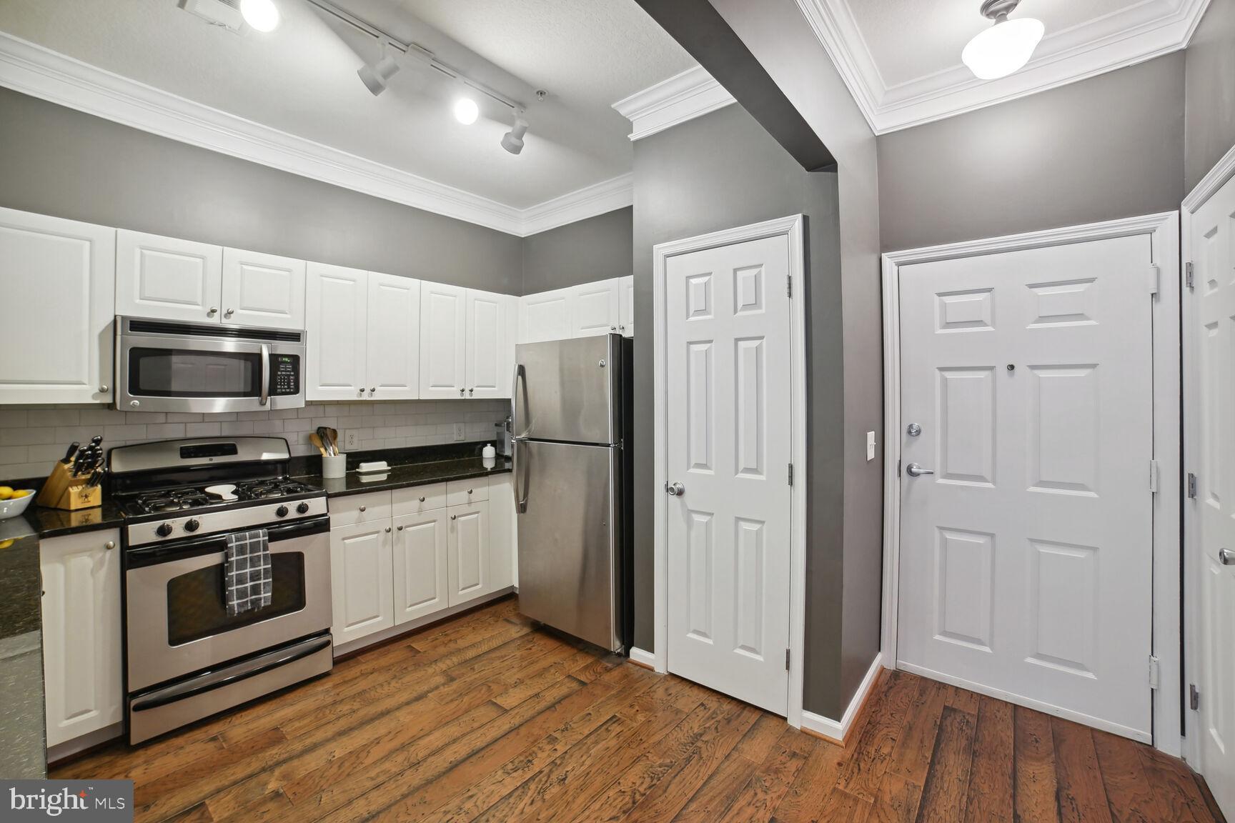 7 Booth Street, Unit 107 Gaithersburg, MD 20878 - Photo 5 of 41