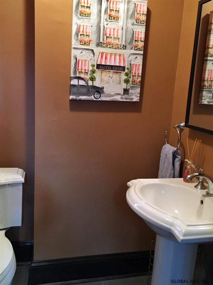327 Loudon Road Colonie, NY 12211 - Photo 14 of 25 Photo 14