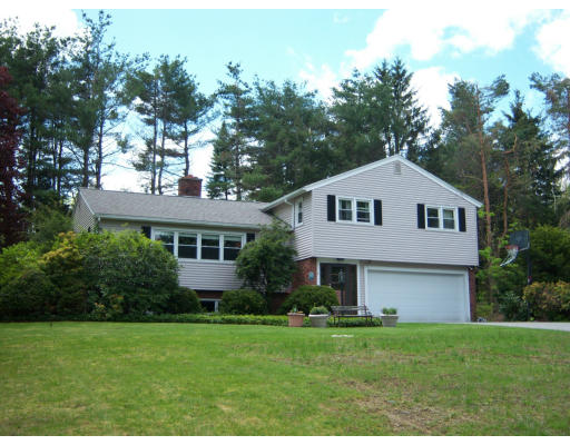 2 East Park Road Sterling, MA 01564 - Photo 1 of 18 Gallery Image 1