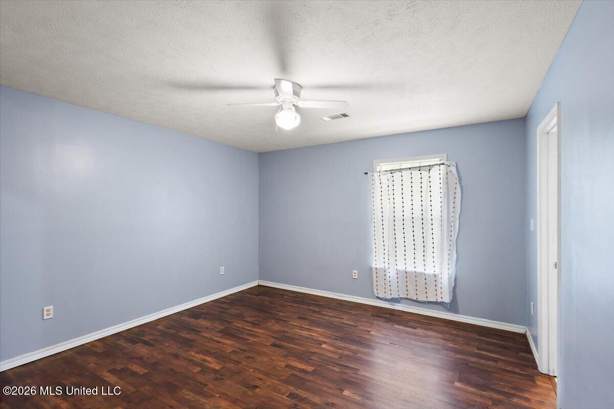 6126 Kaybrook Drive Byram, MS 39272 - Photo 11 of 23 Guest Room
