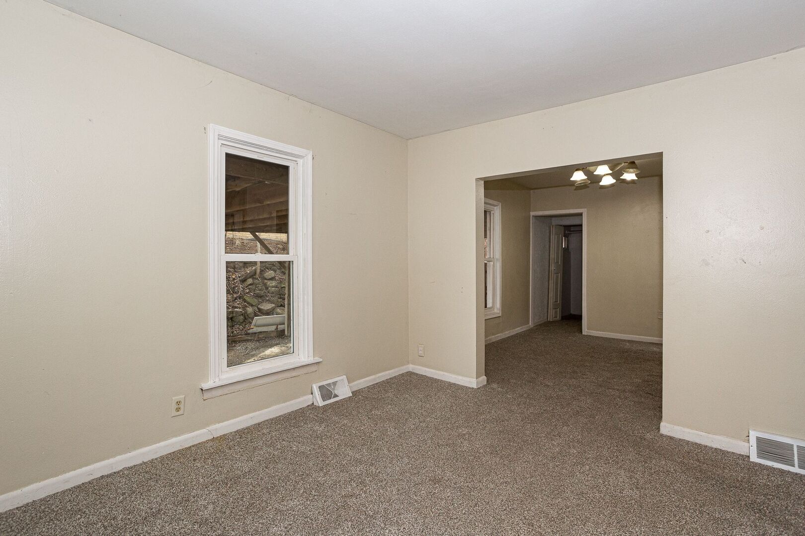 2738 11th Avenue Moline, IL 61265 - Photo 5 of 35
