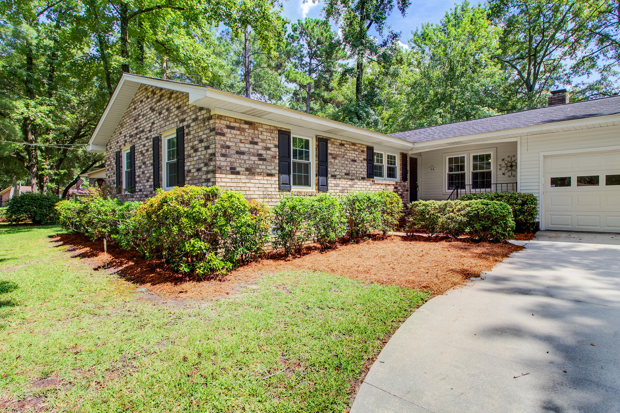 106 Arbor Road Summerville, SC 29485 - Photo 4 of 35 4