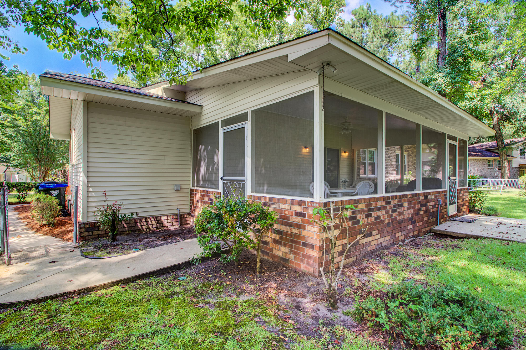 106 Arbor Road Summerville, SC 29485 - Photo 31 of 35 20
