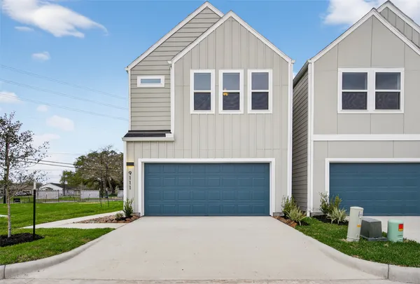 $2,350 | 9111 Highland Northern Way, Houston, TX 77088