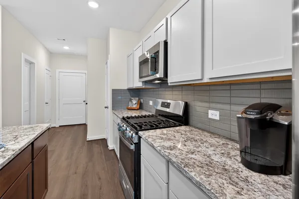 $2,350 | 9111 Highland Northern Way, Houston, TX 77088