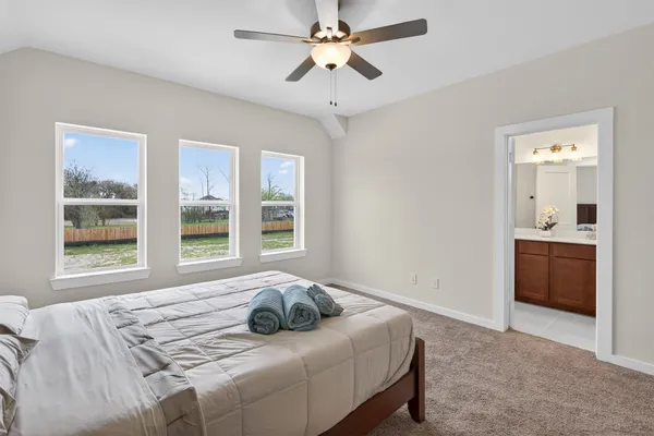 $2,350 | 9111 Highland Northern Way, Houston, TX 77088