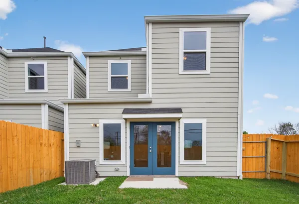 $2,350 | 9111 Highland Northern Way, Houston, TX 77088