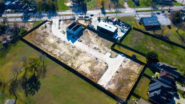 $2,350 | 9111 Highland Northern Way, Houston, TX 77088