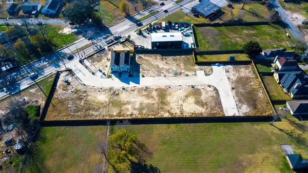 $2,350 | 9111 Highland Northern Way, Houston, TX 77088