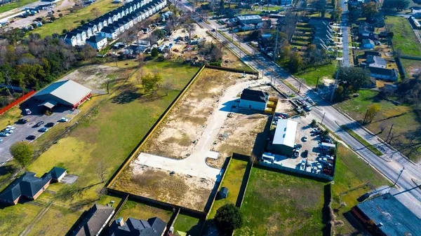 $2,350 | 9111 Highland Northern Way, Houston, TX 77088