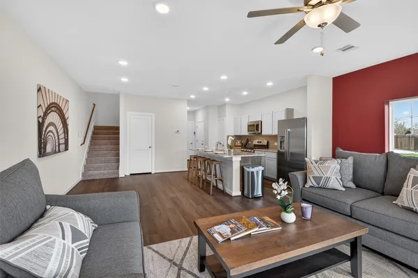 $2,350 | 9111 Highland Northern Way, Houston, TX 77088