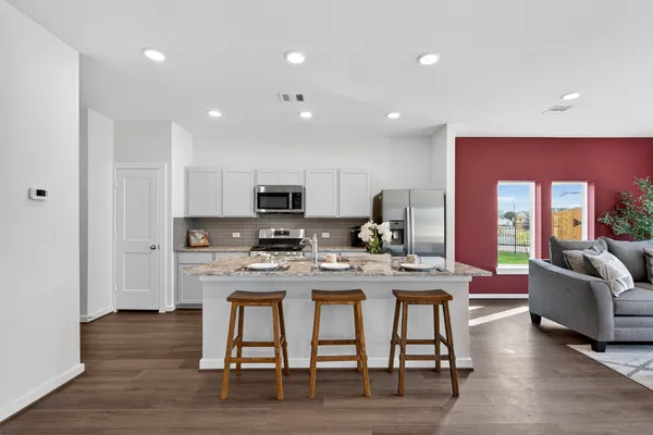 $2,350 | 9111 Highland Northern Way, Houston, TX 77088