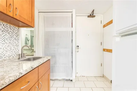 $380,000 | 445 Seaside Avenue, Unit 3505, Honolulu, HI 96815