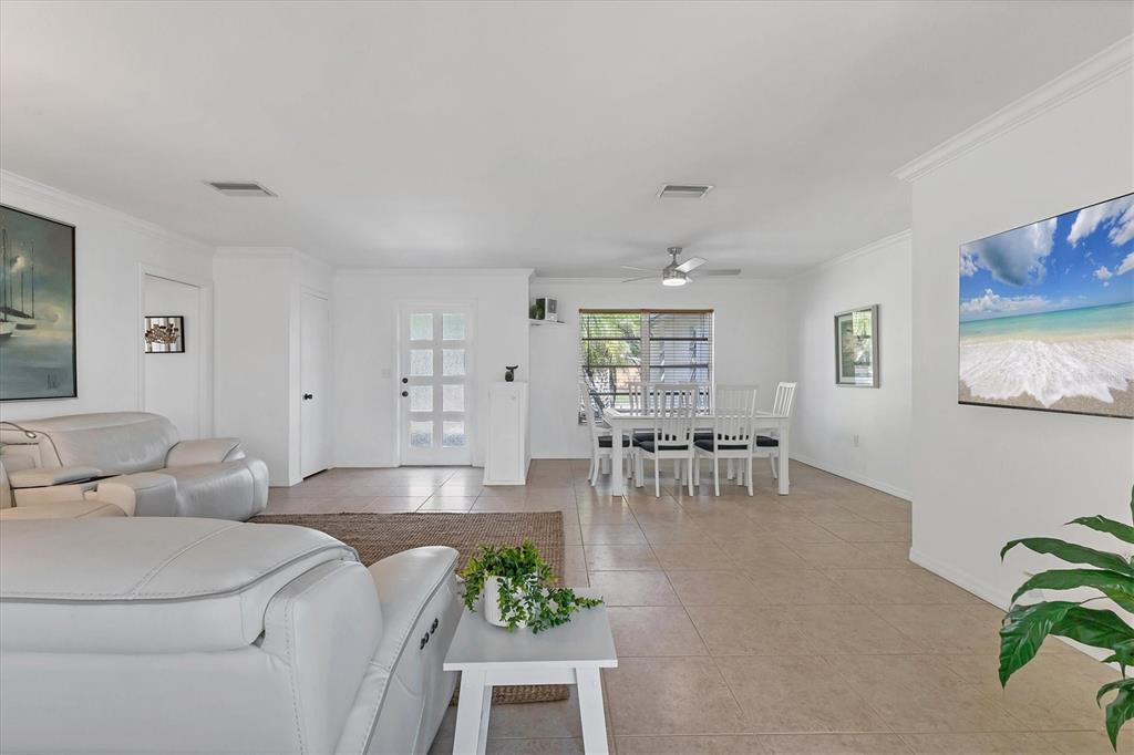448 Redwood Road Venice, FL 34293 - Photo 6 of 45