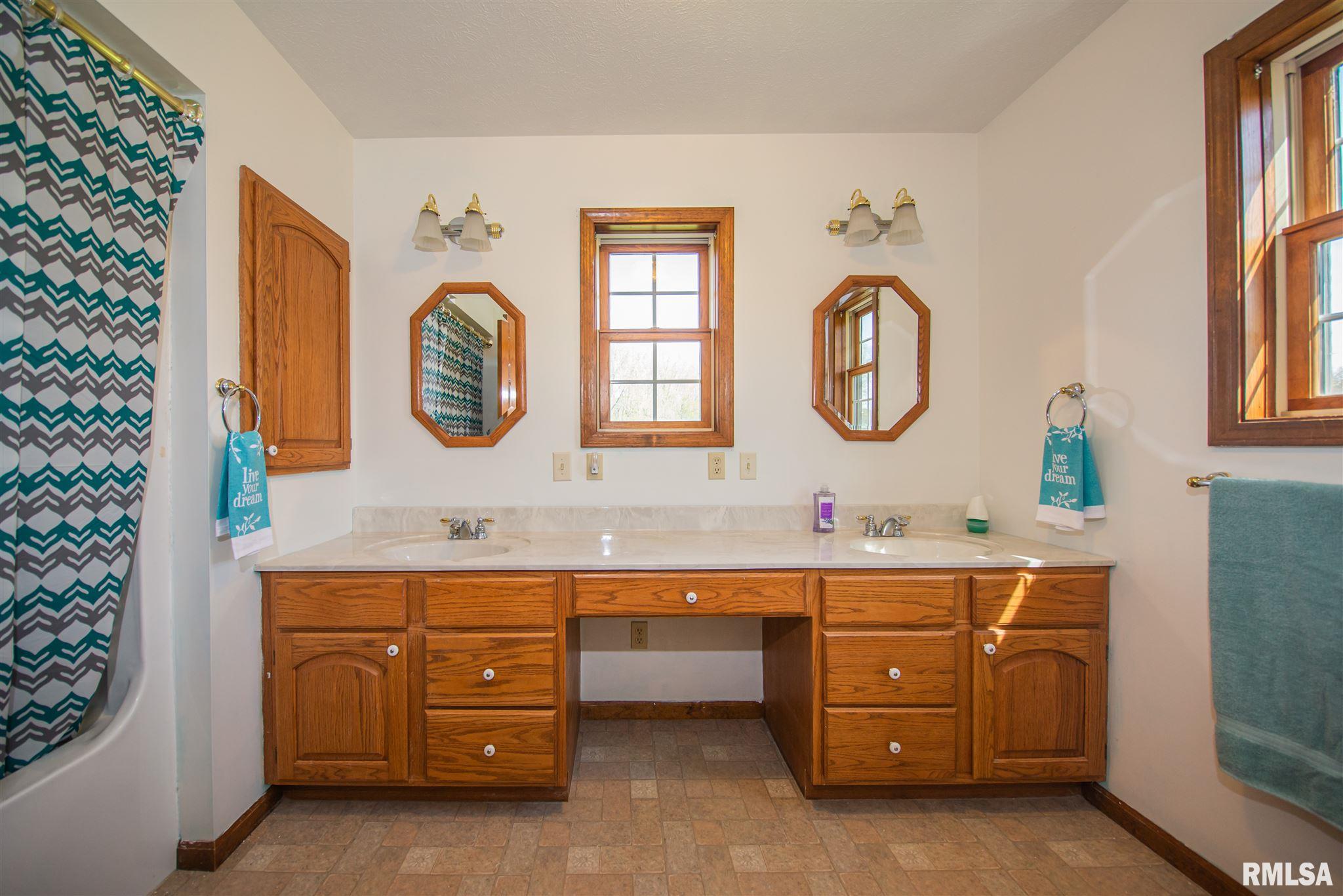 11276 Van Horn Road Benton, IL 62812 - Photo 24 of 39