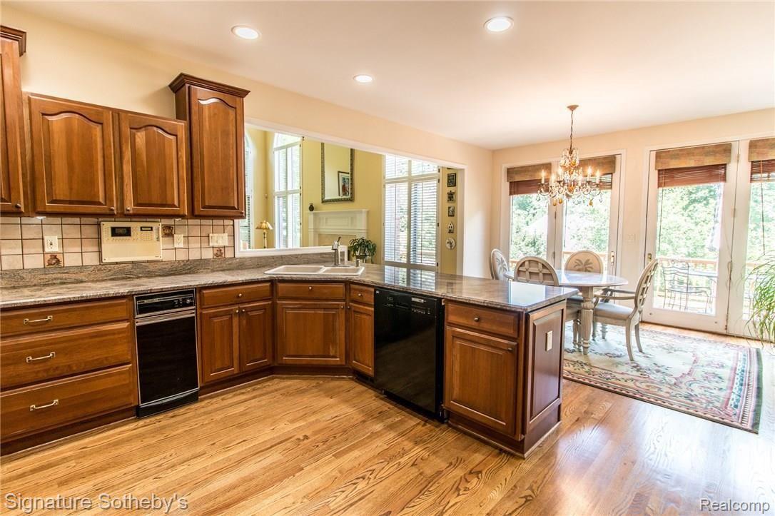 1650 Scenic Hollow Rochester, MI 48306 - Photo 20 of 60 542018HDR.jpg