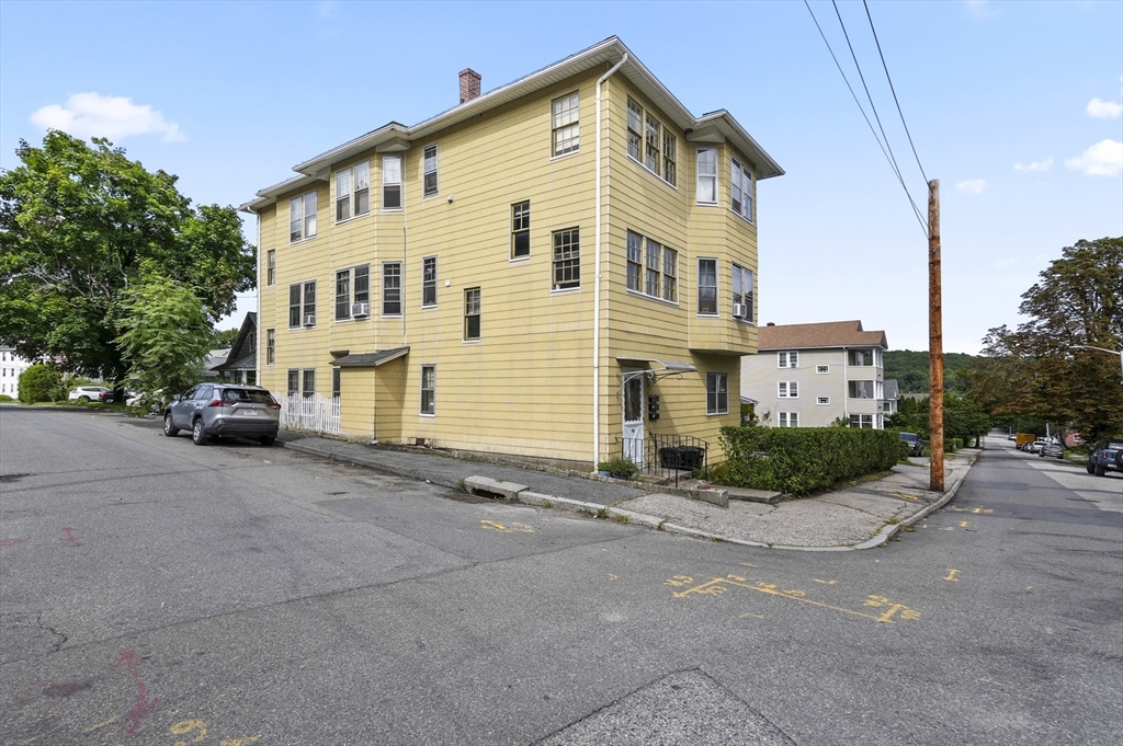 34-36 Stebbins Street Worcester, MA 01607 - Photo 2 of 40 Gallery Image 2