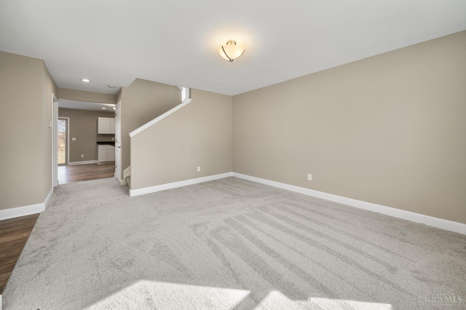 10390 Short Road Harrison, OH 45030 - Photo 2 of 8