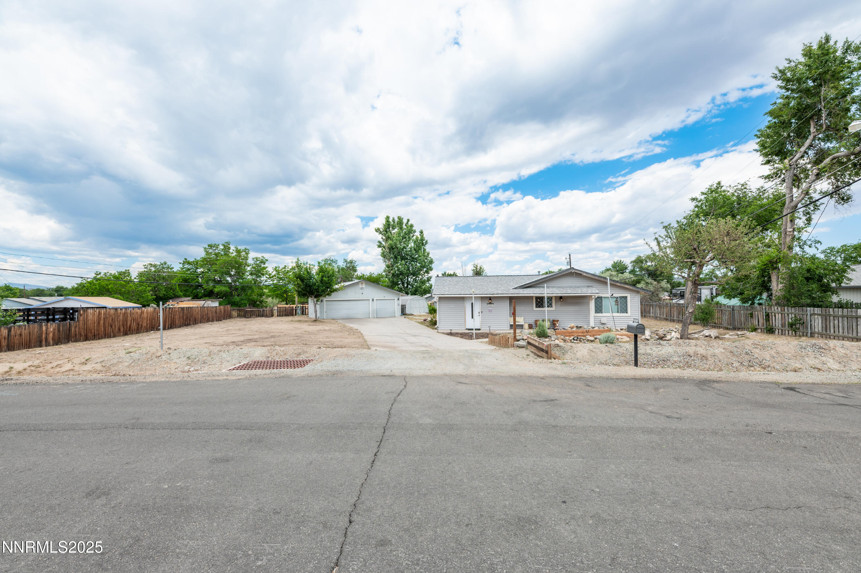 9365 Gremlin Way Reno, NV 89506 - Photo 4 of 33 g-1003