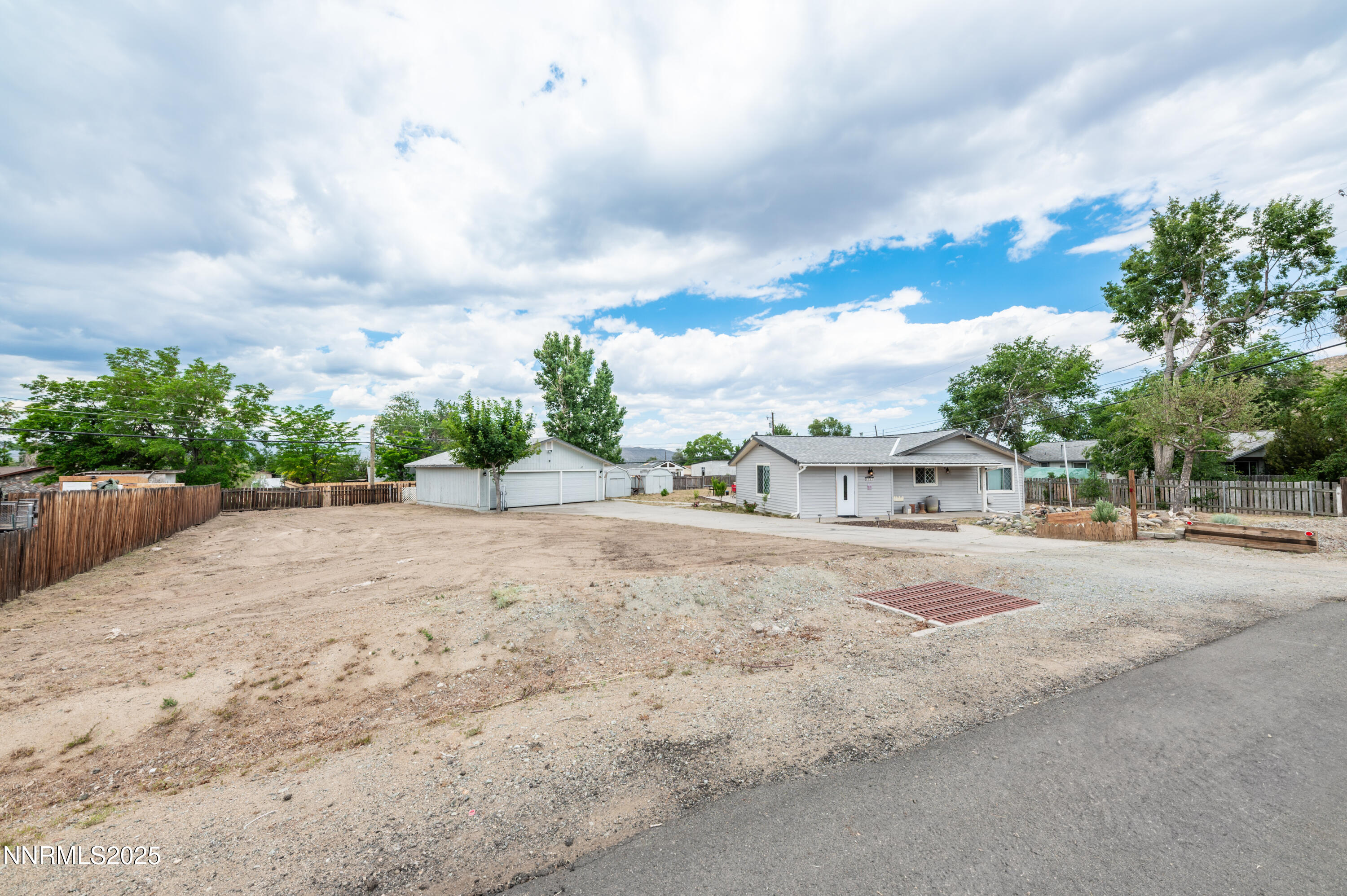 9365 Gremlin Way Reno, NV 89506 - Photo 6 of 33 g-1006