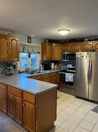 136 Feeding Hills Road Southwick, MA 01077 - Photo 4 of 20 Gallery Image 4