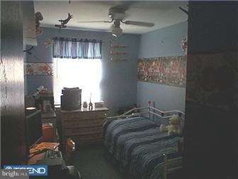 10714 Philcrest Road Philadelphia, PA 19154 - Photo 7 of 12 Gallery Image 7