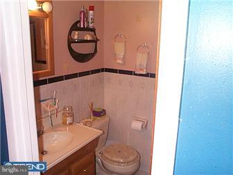 10714 Philcrest Road Philadelphia, PA 19154 - Photo 8 of 12 Gallery Image 8