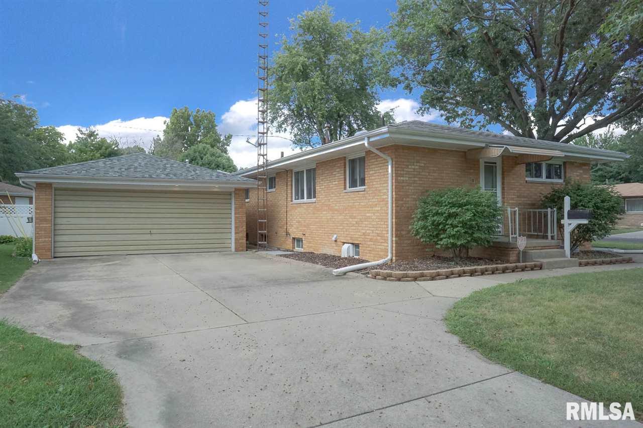 4 Monica Court Springfield, IL 62702 - Photo 2 of 36