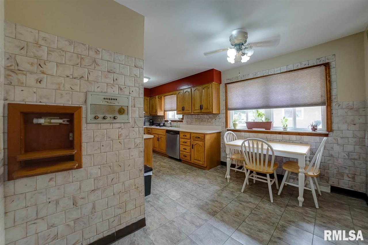 4 Monica Court Springfield, IL 62702 - Photo 5 of 36