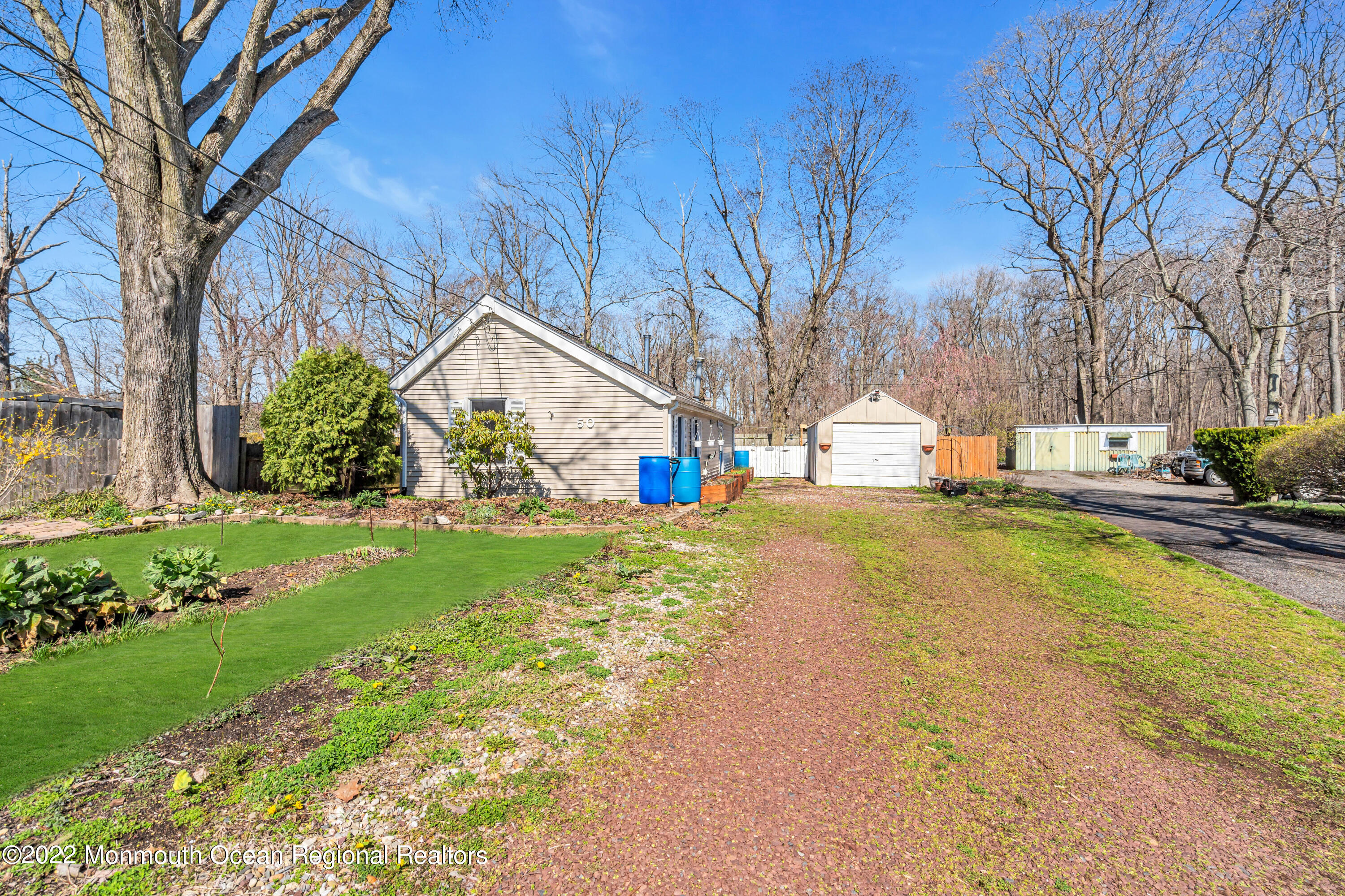50 Weaverville Road Freehold, NJ 07728 - Photo 5 of 43 005_dsc09411-1