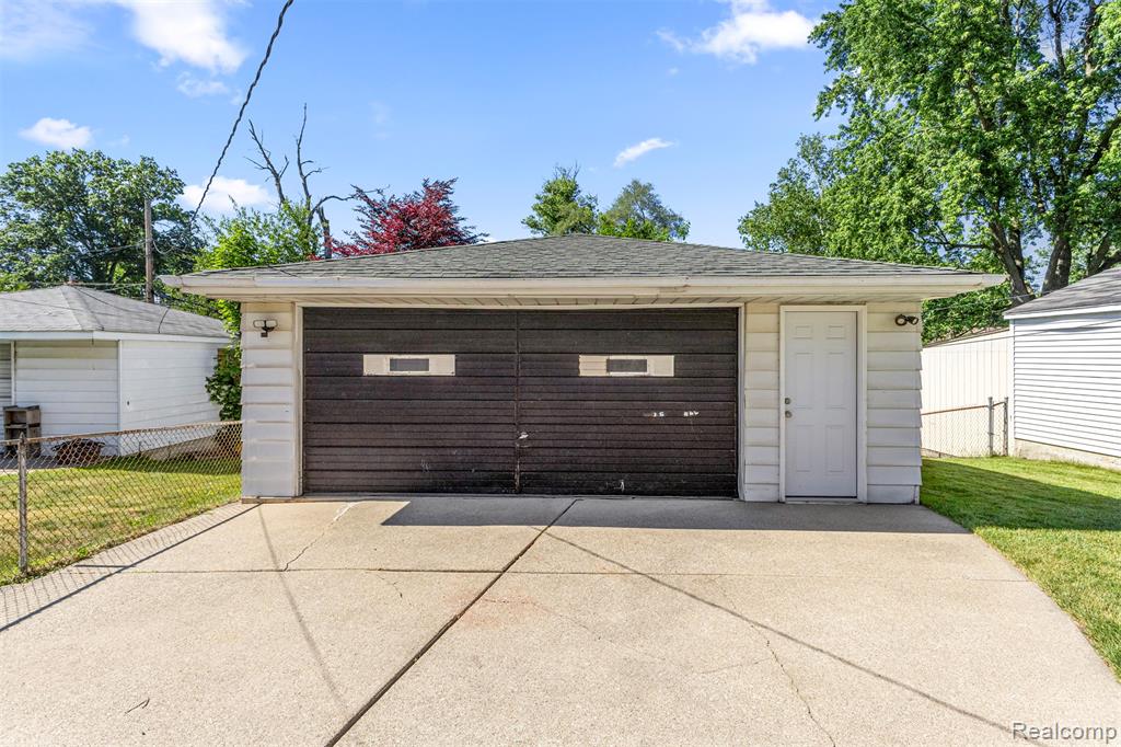 22312 Madison Street Dearborn, MI 48124 - Photo 37 of 47
