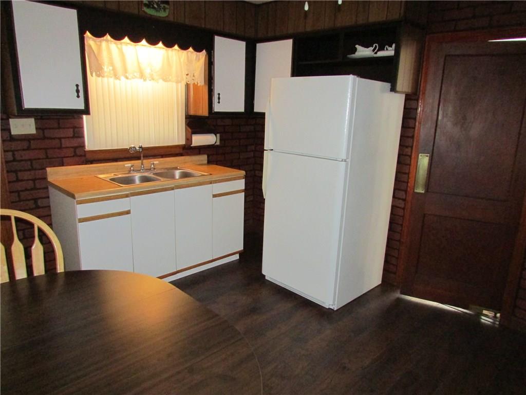 223 Simpson Howell Road Elizabeth, PA 15037 - Photo 14 of 25 Eat-in Kitchen