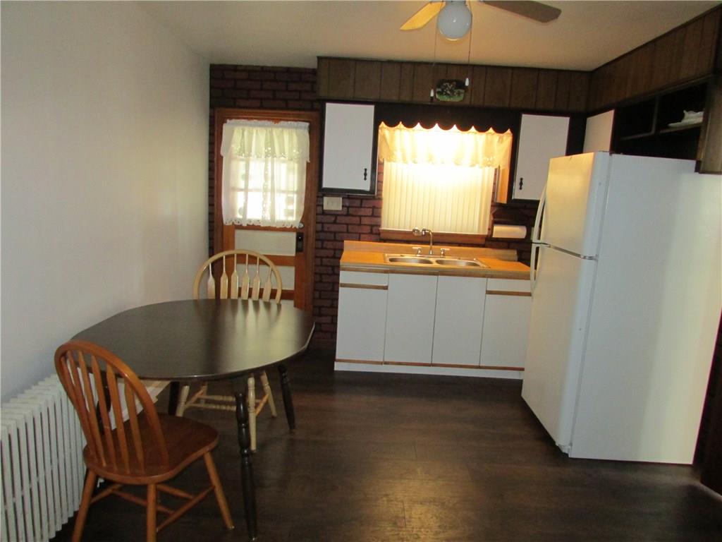 223 Simpson Howell Road Elizabeth, PA 15037 - Photo 15 of 25 Eat-in Kitchen