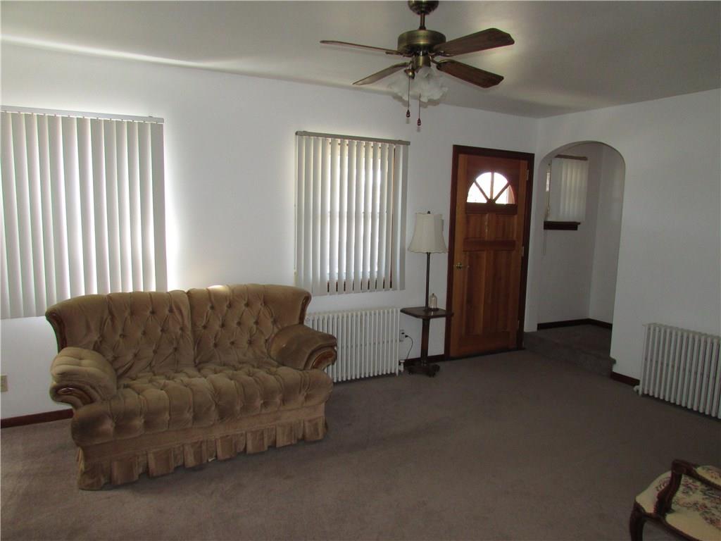223 Simpson Howell Road Elizabeth, PA 15037 - Photo 8 of 25 Living Room